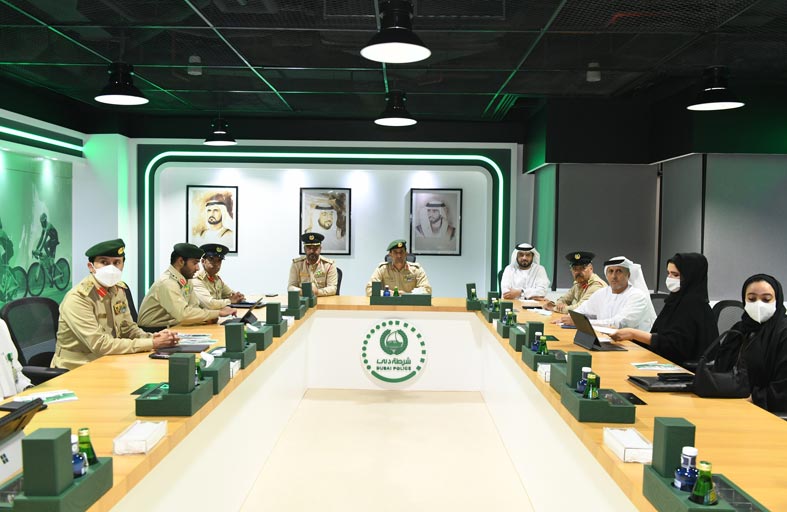 عبد الله المري يترأس اجتماع اللجنة التنفيذية لمراكز الشرطة الذكية