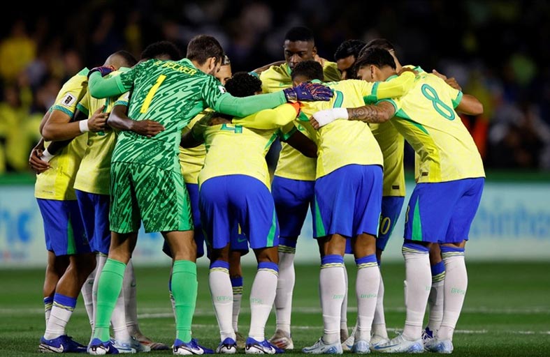 هل يتجاوز «السيليساو» عقبة باراغواي؟