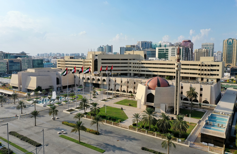بلدية مدينة أبوظبي تنفذ حملة لرصد مخالفات بناء الوحدات والقواطع غير المطابقة للترخيص بجزيرة أبوظبي