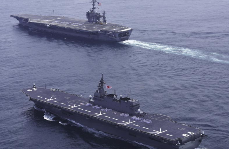 سفينتان حربيتان أمريكيتان تعبران مضيق تايوان
