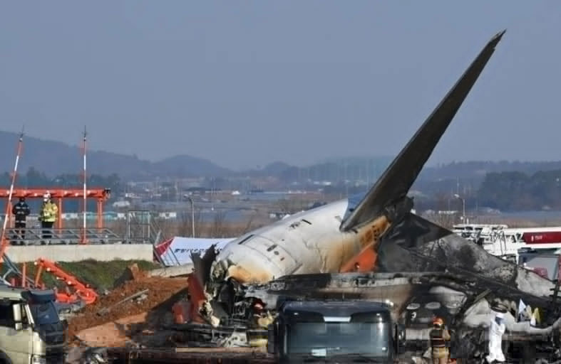 بوينج تقدم التعازي في ضحايا تحطم طائرة ركاب بكوريا الجنوبية 