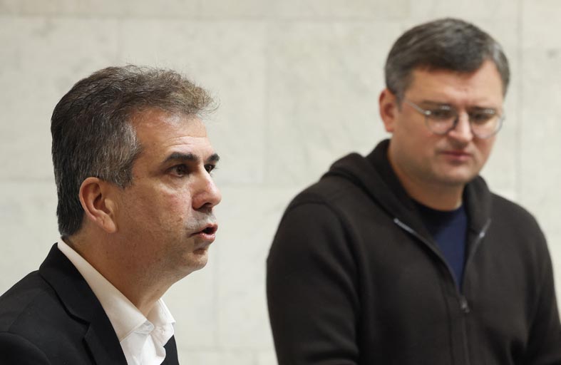 كوهين يزور أوكرانيا للمرة الأولى منذ بدء الغزو الروسي 