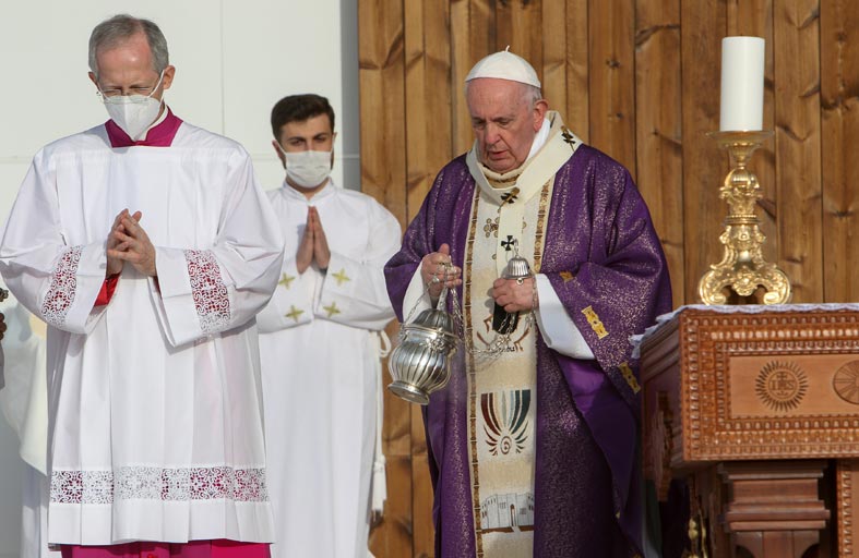  البابا يصلّي من أجل «ضحايا الحرب» في شمال العراق 