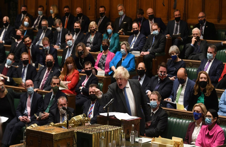 نواب بريطانيون يدينون فشل الحكومة في محاربة «الأموال القذرة»