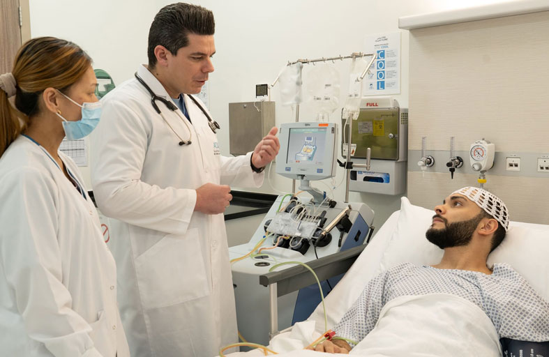 أبوظبي للخلايا الجذعية وياس كلينك يحصلان على اعتماد AABB