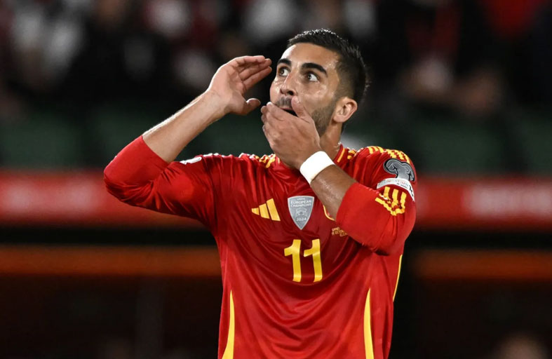 توريس خارج المنتخب الإسباني بسبب الإصابة 