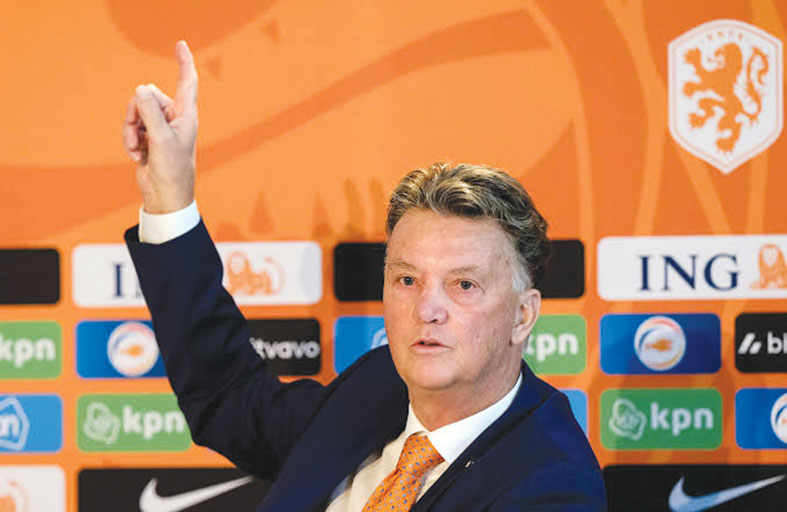 لويس فان غال يعلن استعداده للعودة لتدريب هولندا