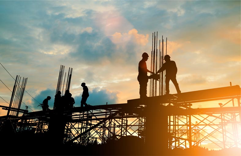 بلدية مدينة أبوظبي تنظم ورشة توعوية حول متطلبات البيئة والصحة والسلامة المهنية في المواقع الإنشائية