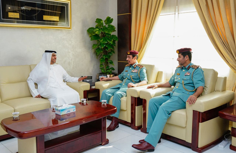 وزير العدل يزور شرطة عجمان ويشيد بجاهزيتها ومسيرتها المتقدمة