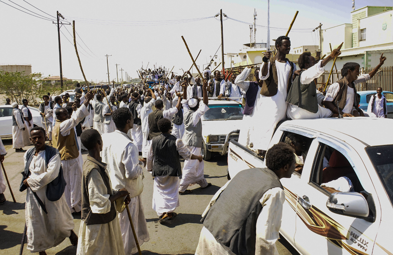 شظايا الشرق تحرق الخرطوم.. ما دور إخوان السودان؟