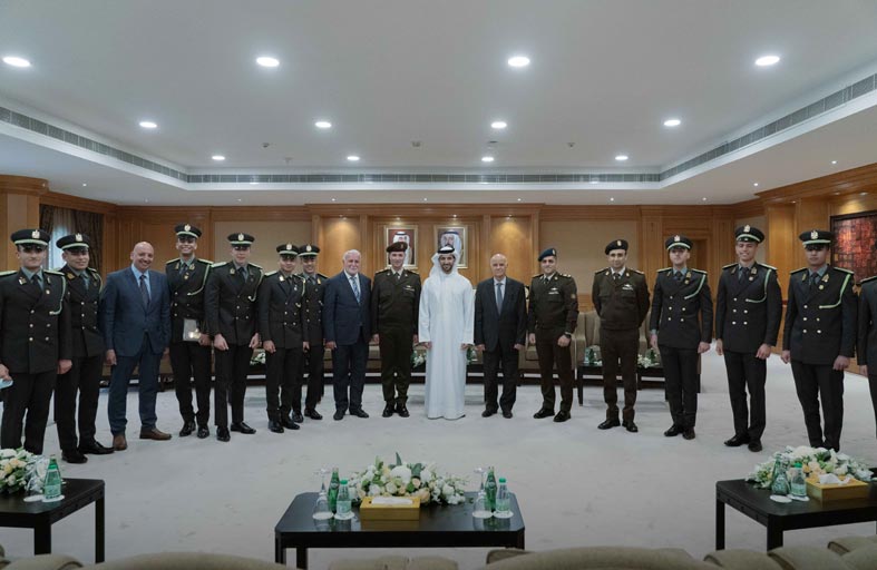 سلطان بن أحمد القاسمي يستقبل وفد كلية طب القوات المسلحة المصرية