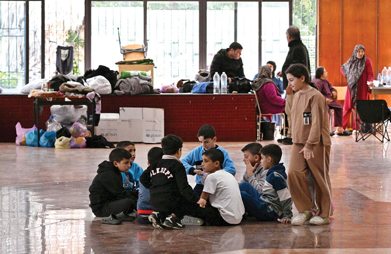 إسرائيل تأمر السكان مغادرة جنوب بيروت 