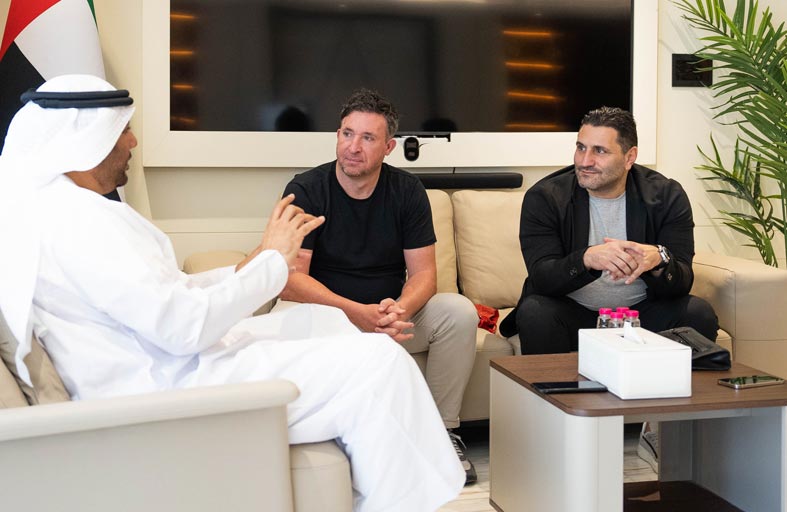 عيسى هلال يستقبل روبي فاولر 