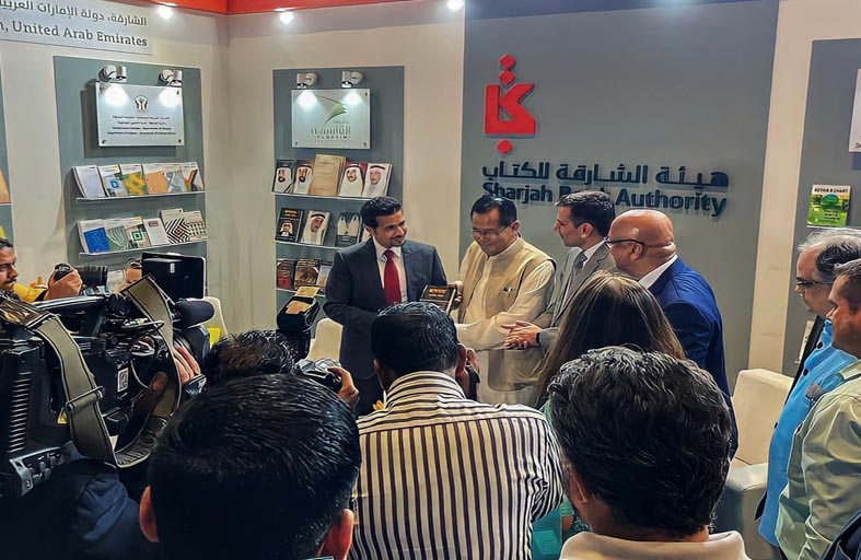 «الشارقة للكتاب» تعرض أكثر من 70 إصداراً إماراتياً مترجماً إلى الهندية في «نيودلهي الدولي للكتاب» 