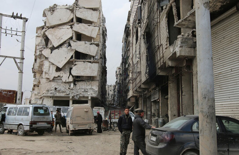 حلب في ظلام دامس.. «الواقع المر» دفع السوريين لبدائل قديمة