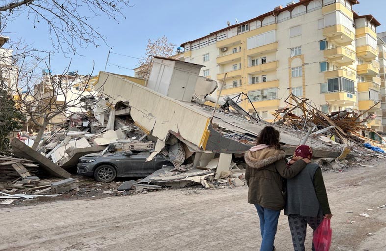 بعد زلزال تركيا المدمر.. اللبنانيون يقبلون على تأمين المنازل