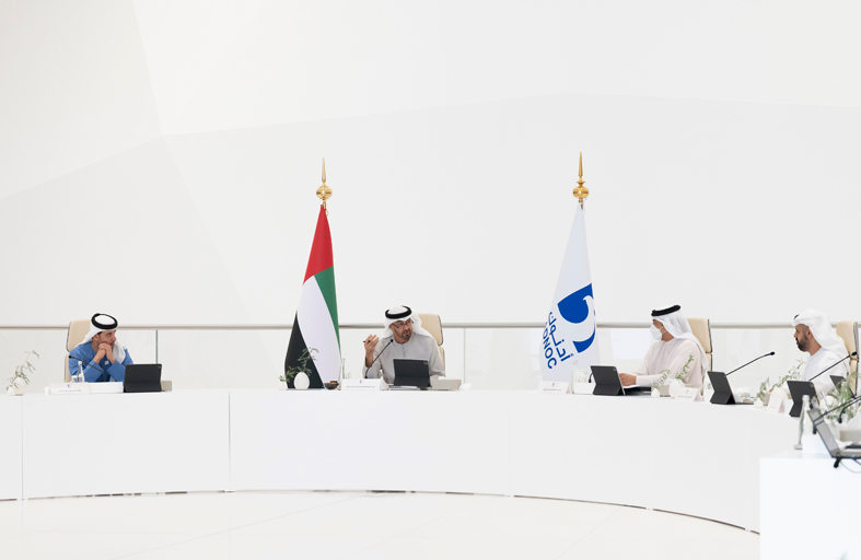 محمد بن زايد يؤكد حرص الإمارات على تطوير قطاع الطاقة لتحقيق استدامة التنمية