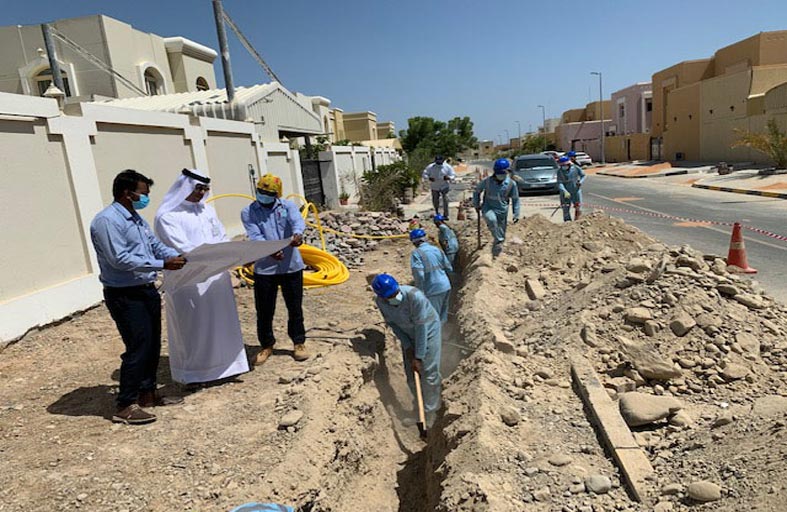 كهرباء الشارقة تنفذ مشروعات تطويرية بمنطقة الحراي في خورفكان
