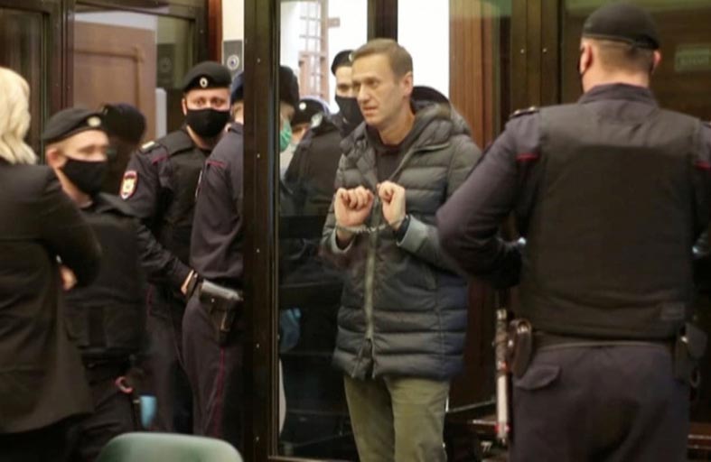 روسيا تطلب اعتقال مقرب من نافالني يقيم في الخارج 