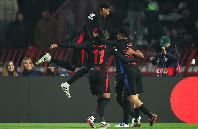 دوري أبطال أوروبا.. برشلونة يواصل صحوته وتعثر أرسنال وباريس سان جيرمان