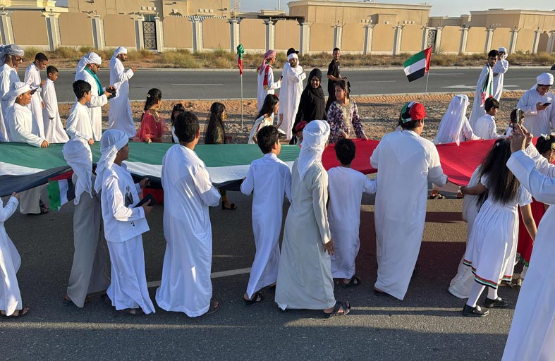 أهالي بطين السمر في رأس الخيمة يحتفلون بـعيد الاتحاد 53
