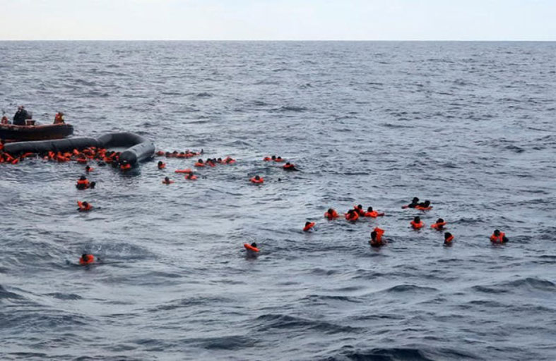 مطالب بتحقيق موثوق في غرق سفينة مهاجرين قبالة اليونان 