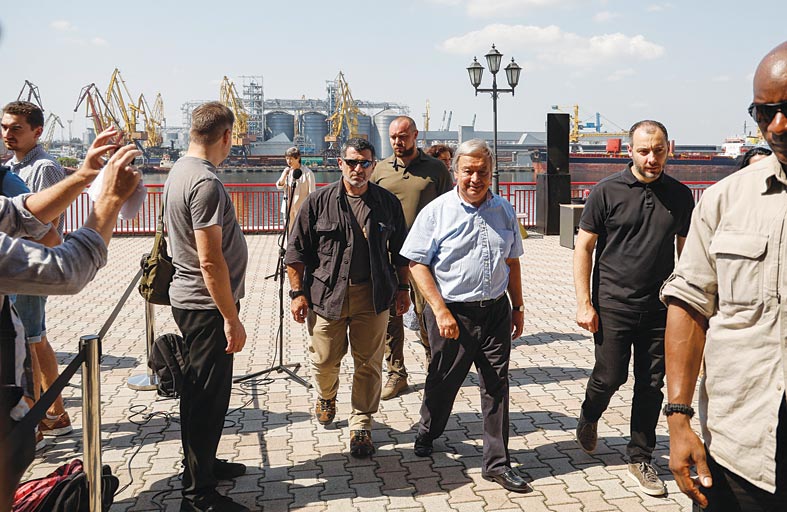 من ميناء أوديسا.. غوتيريش يحذر من مجاعة عام 2023