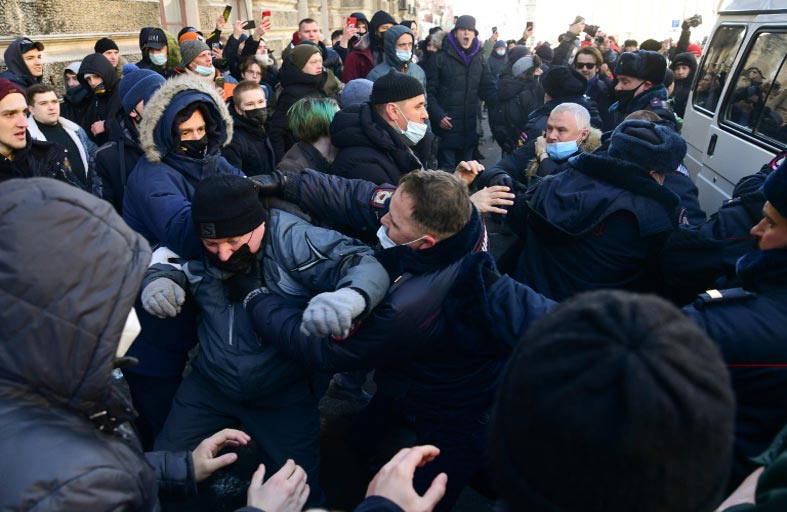 اعتقالات خلال تظاهرات مؤيدة لنافالني في روسيا 
