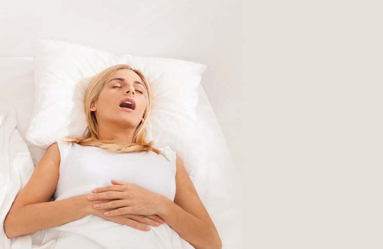 واحد من كل 6 أزواج ينامون في غرف منفصلة.. بسبب الشخير