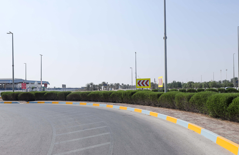 بلدية منطقة الظفرة تنفذ أعمال تحسين المظهر العام في مدينة المرفأ