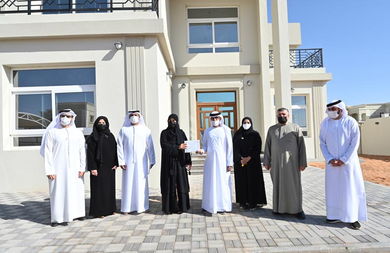 تسليم 193 مسكنا للمواطنين المستفيدين من قرار سداد فرق القيمة في مجمع بطين السمر برأس الخيمة