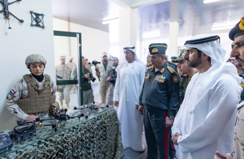 حمدان بن محمد يشهد تمرين «درع السلام 2026» ويؤكد أهمية الشراكات العسكرية في تعزيز الجاهزية والدفاع المشترك 