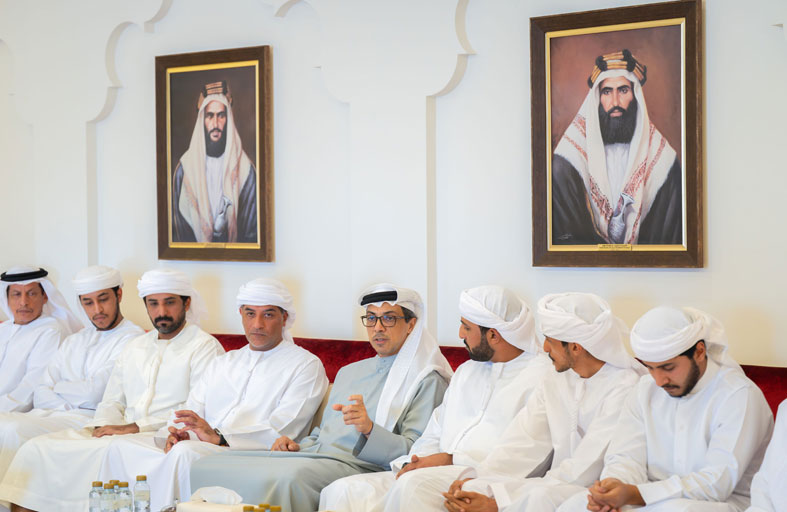 منصور بن زايد يعزي في وفاة محمد سفر الهاجري