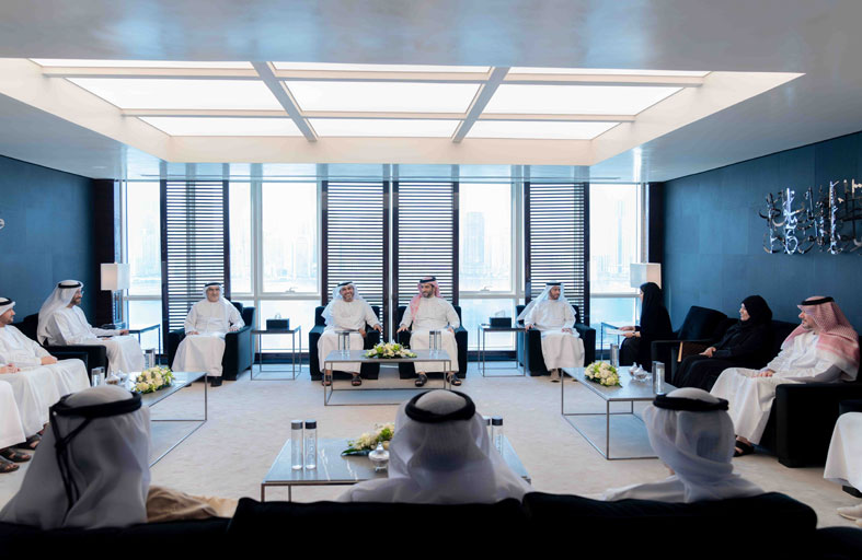 سلطان بن أحمد القاسمي يستقبل وزير العدل