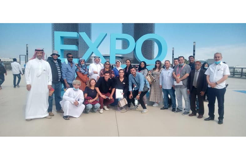 إعلاميون يشيدون بمعرض أكسبو ٢٠٢٠ ويتجولون بأجنحة بلدانهم 