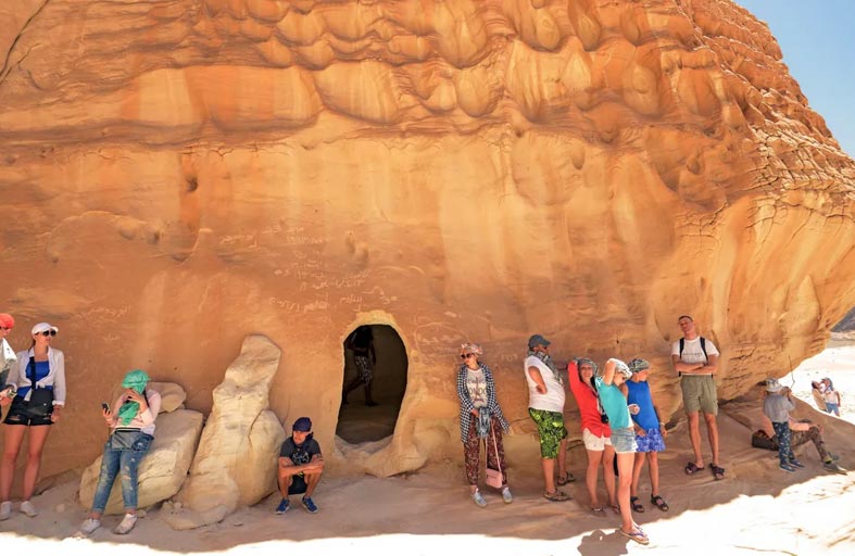 مصر تتحمل تكلفة نقل السياح الأوكرانيين لدول جوار أوكرانيا