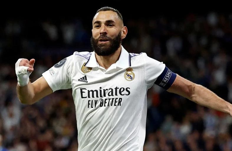 اتحاد جدة السعودي يتوصل لاتفاق مع بنزيمة 