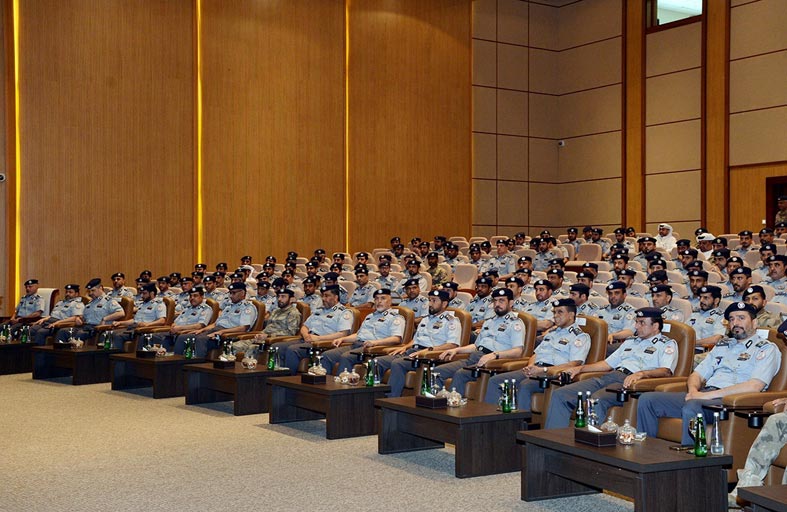 ملتقى القيادة يستعرض مؤشرات ريادة شرطة أبوظبي في استدامة الأمن والأمان
