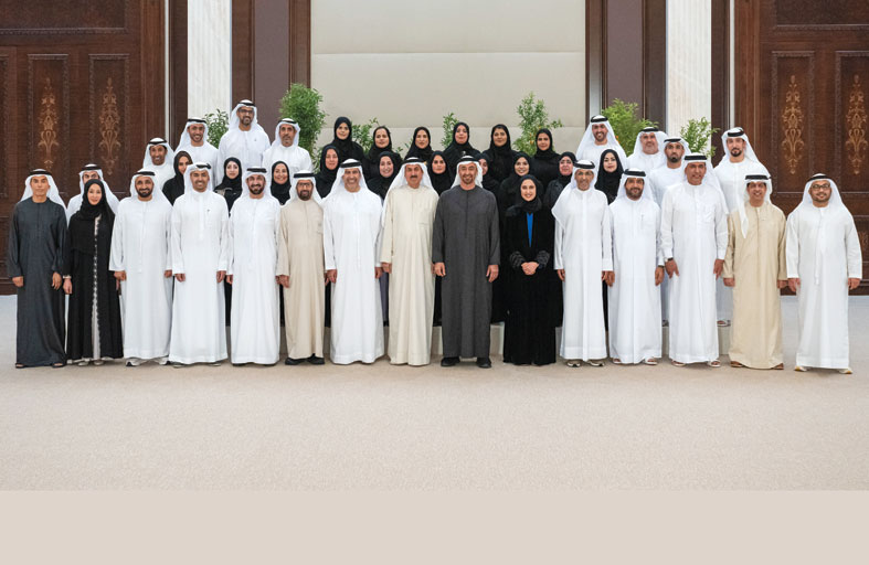 رئيس الدولة يستقبل وفد المجلس الوطني الاتحادي وعدداً من المسؤولين والضيوف 