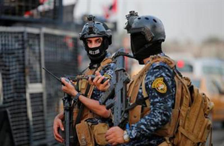 قتل ستينية وحرقها وسط شارع عام