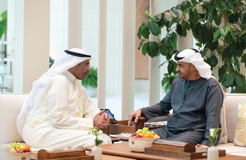 رئيس الدولة يبحث مع وزير الخارجية الكويتي العلاقات بين البلدين والأوضاع في المنطقة 
