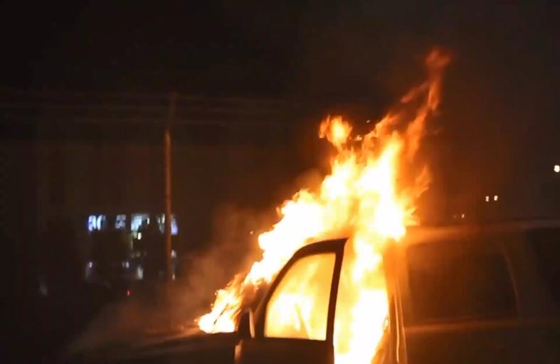 شرطة أبوظبي وهيئة الدفاع المدني تحذران من 5 أسباب لاشتعال المركبات