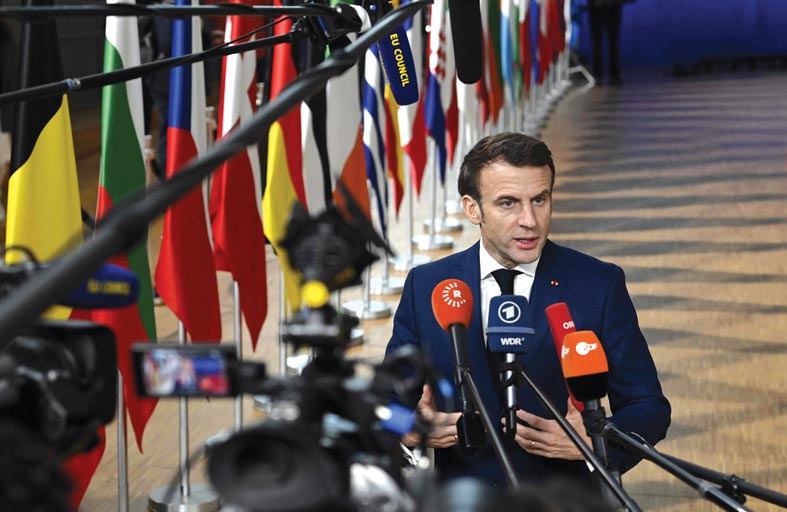 ماكرون يحثّ الاتحاد الأوروبي على التحرك في مواجهة الإعانات الأميركية