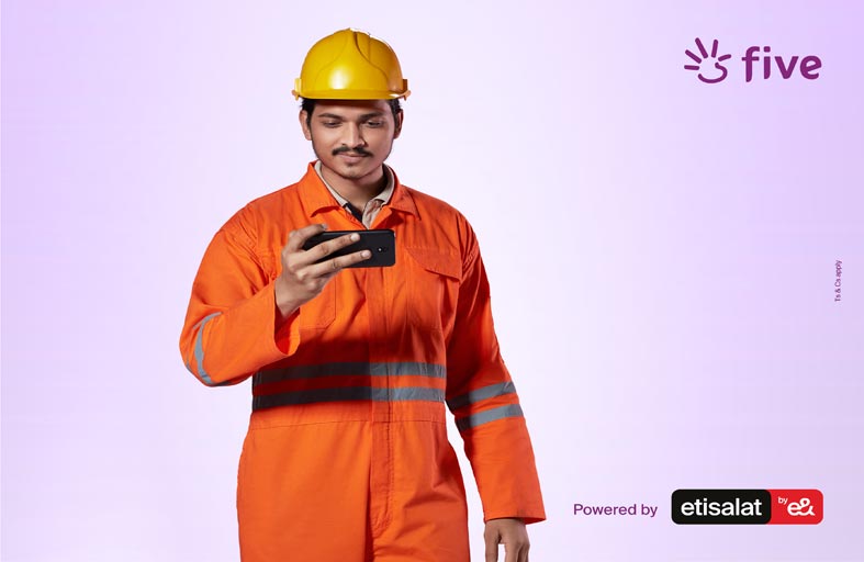 اتصالات من &e تشارك بفعالية «إمارات زايد تجمعنا»