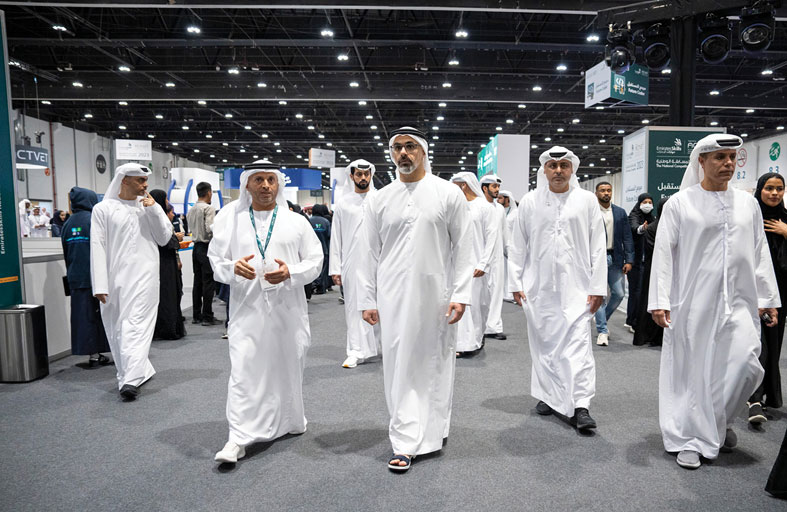 خالد بن محمد بن زايد يحضر فعاليات النسخة الرابعة عشرة من المسابقة الوطنية لمهارات الإمارات 