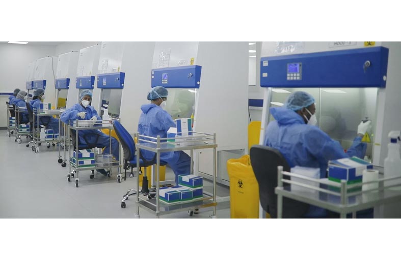 مختبر كوفيد- 19 التابع لـ«بيور هيلث» في مطار دبي يحصل على اعتماد دولي