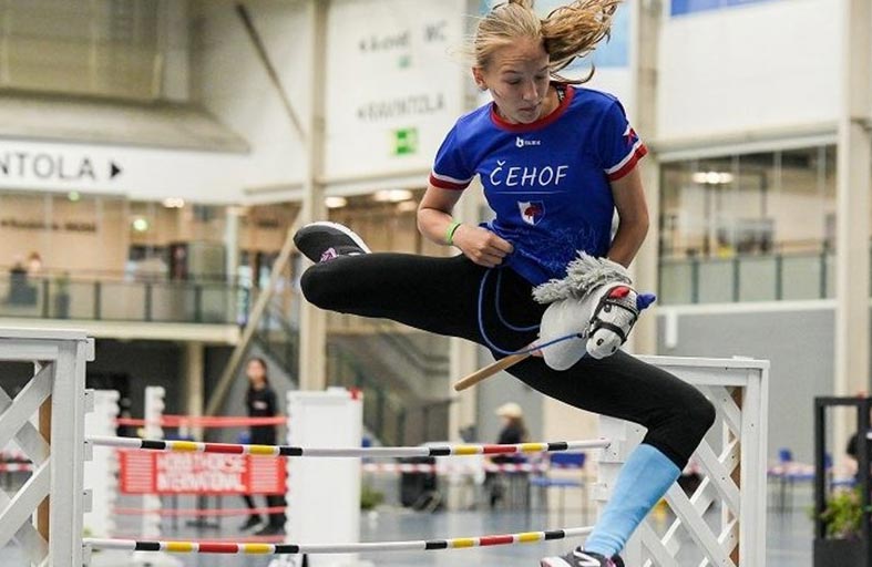  الـ «هوبي هورسينغ» الفنلندية رياضة غريبة ومنتشرة 