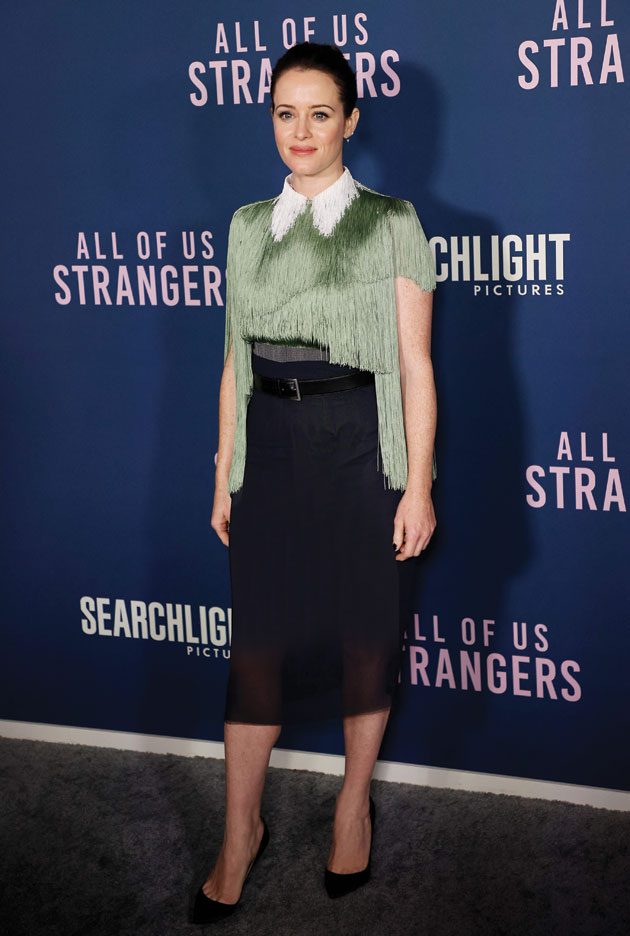 الممثلة البريطانية كلير فوي لدى حضورها العرض الخاص لفيلم «كلنا غرباء» في لوس أنجلوس. ا ف ب