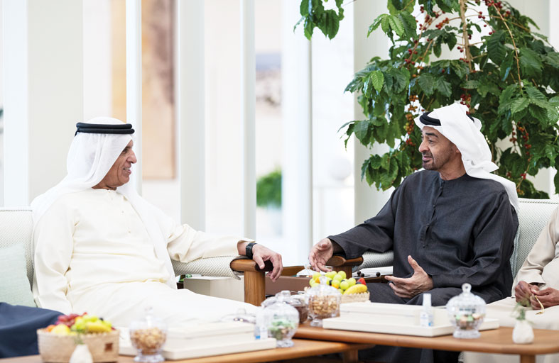 رئيس الدولة يبحث مع حاكم رأس الخيمة وولي عهده مواصلة تمكين المواطن وتعزيز مسيرة التنمية الشاملة 