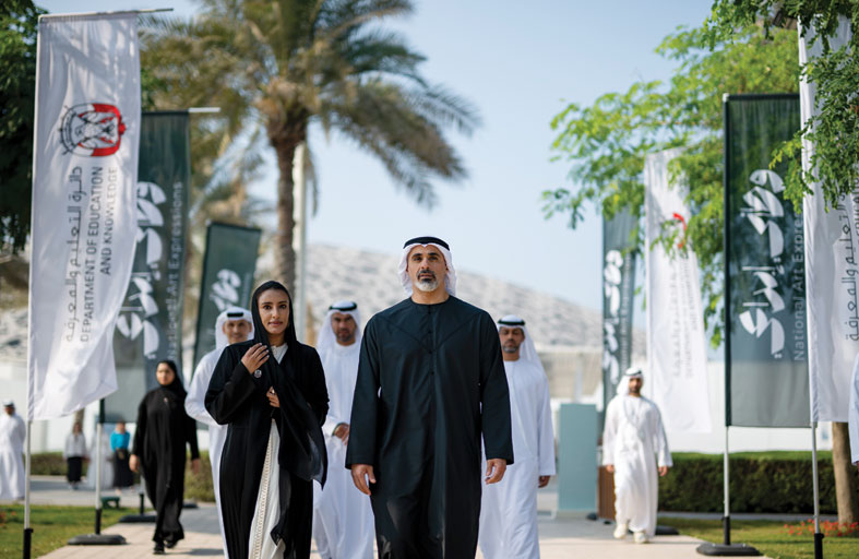 خالد بن محمد بن زايد يزور المعرض الفني الطلابي «وطني إبداعي» بمتحف اللوفر أبوظبي 
